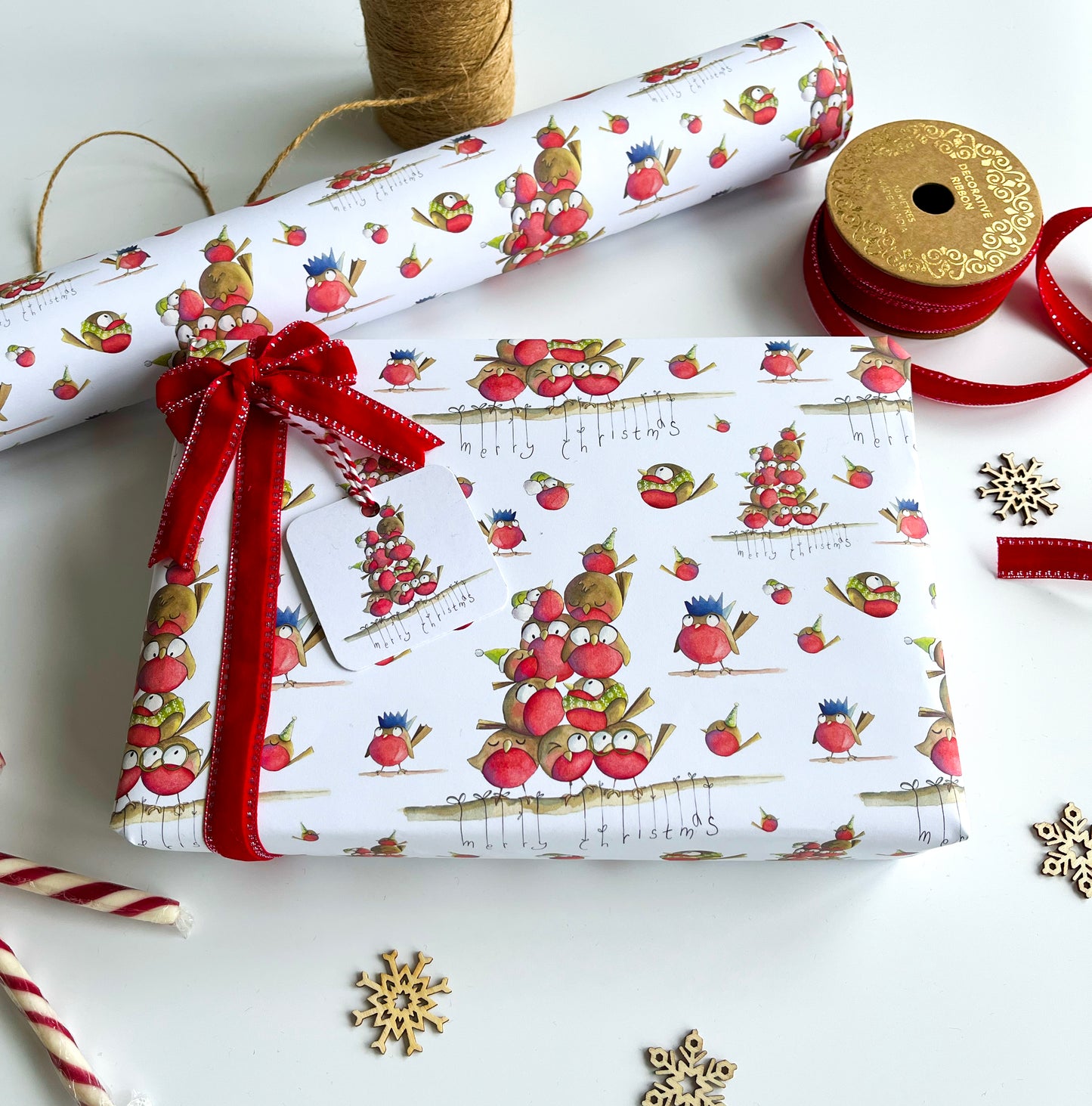 Cute Robin Christmas Wrapping Paper